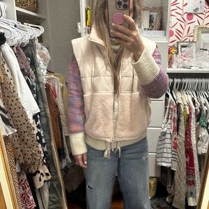 JoyLab Cream Vest with Multicolor Sleeves